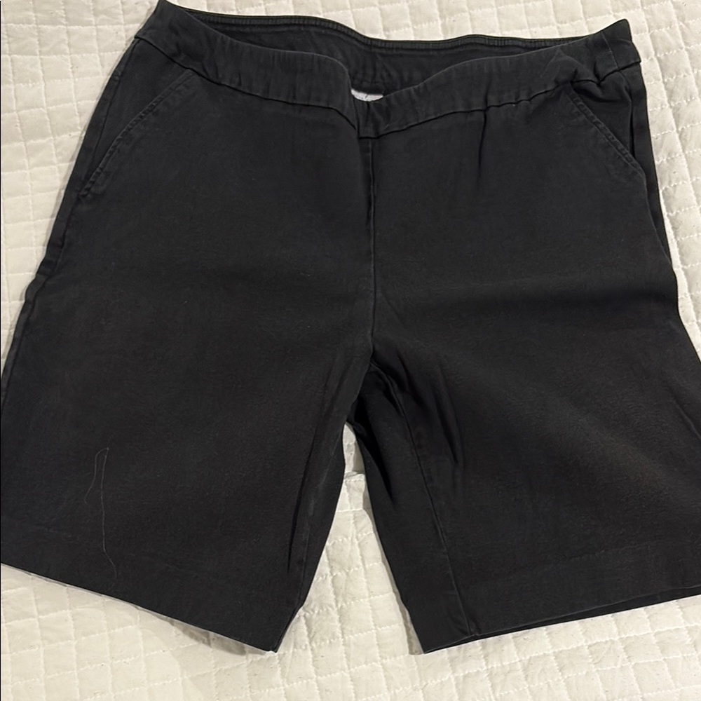 Time & Tru Women's Black Shorts, 63%cotton 35%rayon 2%spandex pull on w/pockets